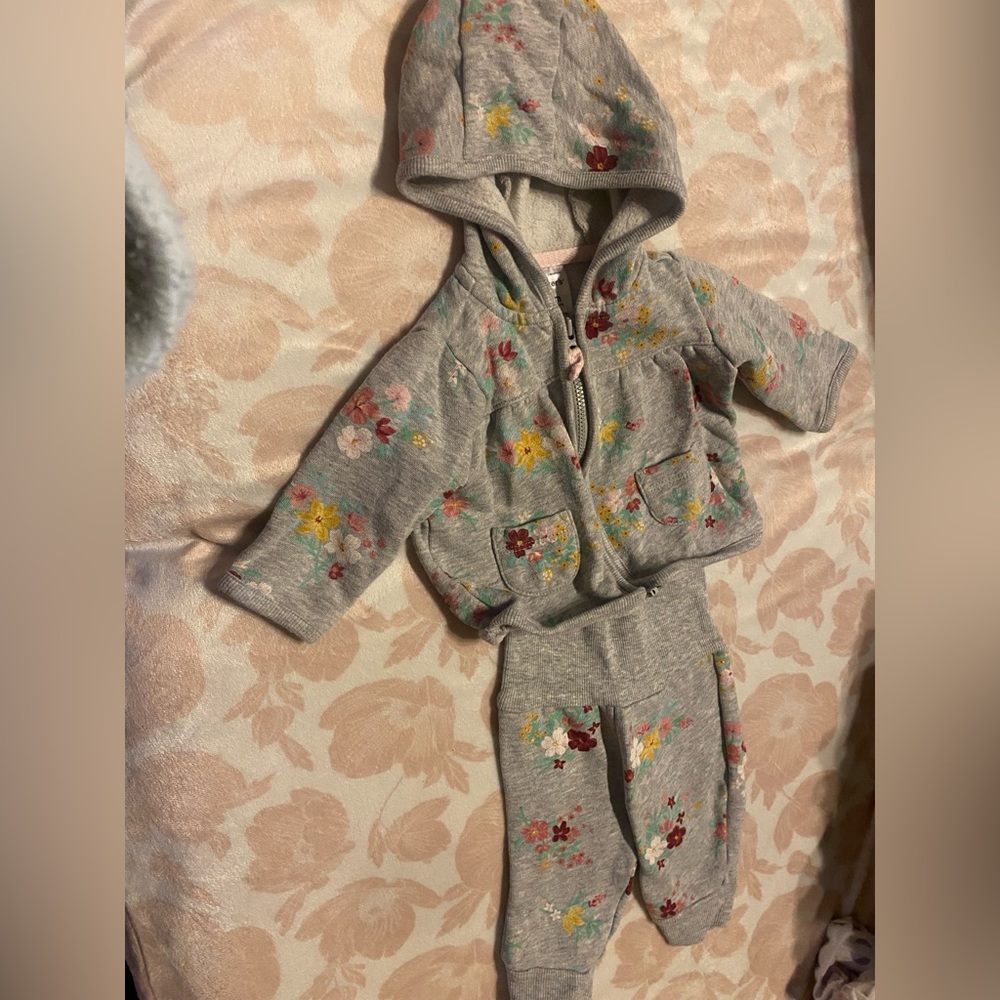Carter’s Girls 3 month flower sweatsuit 2 piece set